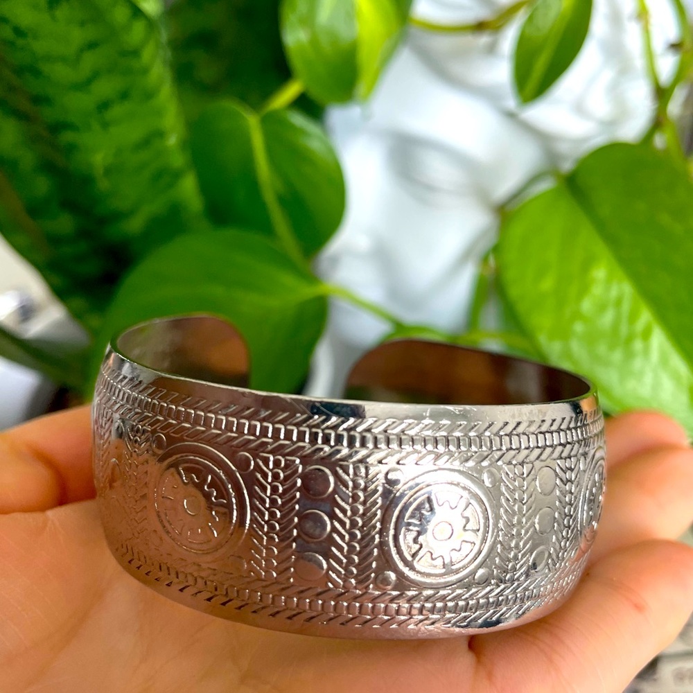 🌀 boho Aztec adjustable silver plated bracelet . Geometry details. Adjustable.